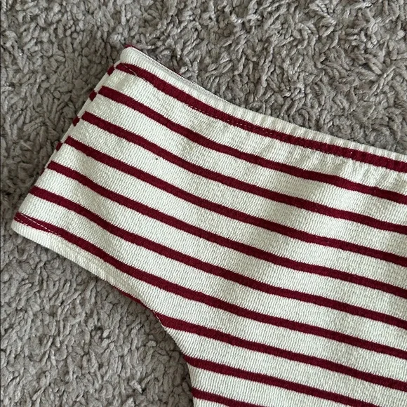 MIZZGUIDED Striped Off-Shoulder Top - Picture 5 of 11